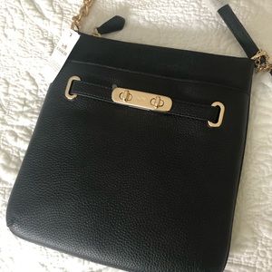 Coach Messenger Crossbody In Pebble Leather